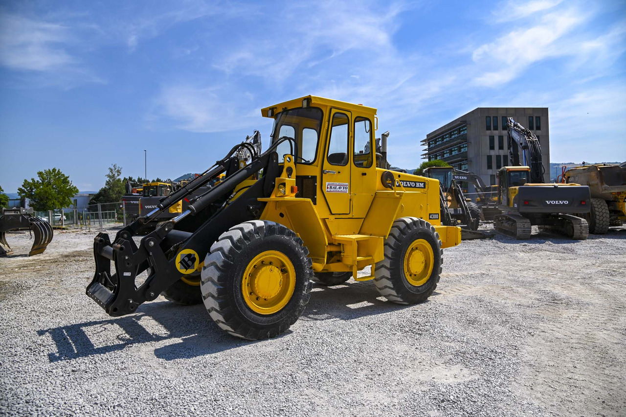 Volvo BM4300 - Kolesni nakladalec: slika 2 Volvo BM4300 - Kolesni nakladalec: slika 2