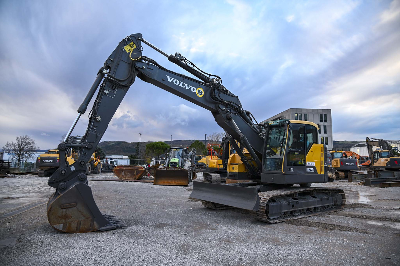 Volvo ECR235EL - Bager goseničar: slika 2 Volvo ECR235EL - Bager goseničar: slika 2