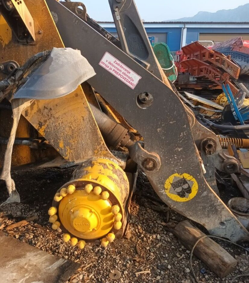 Volvo L120H - Kolesni nakladalec: slika 2 Volvo L120H - Kolesni nakladalec: slika 2