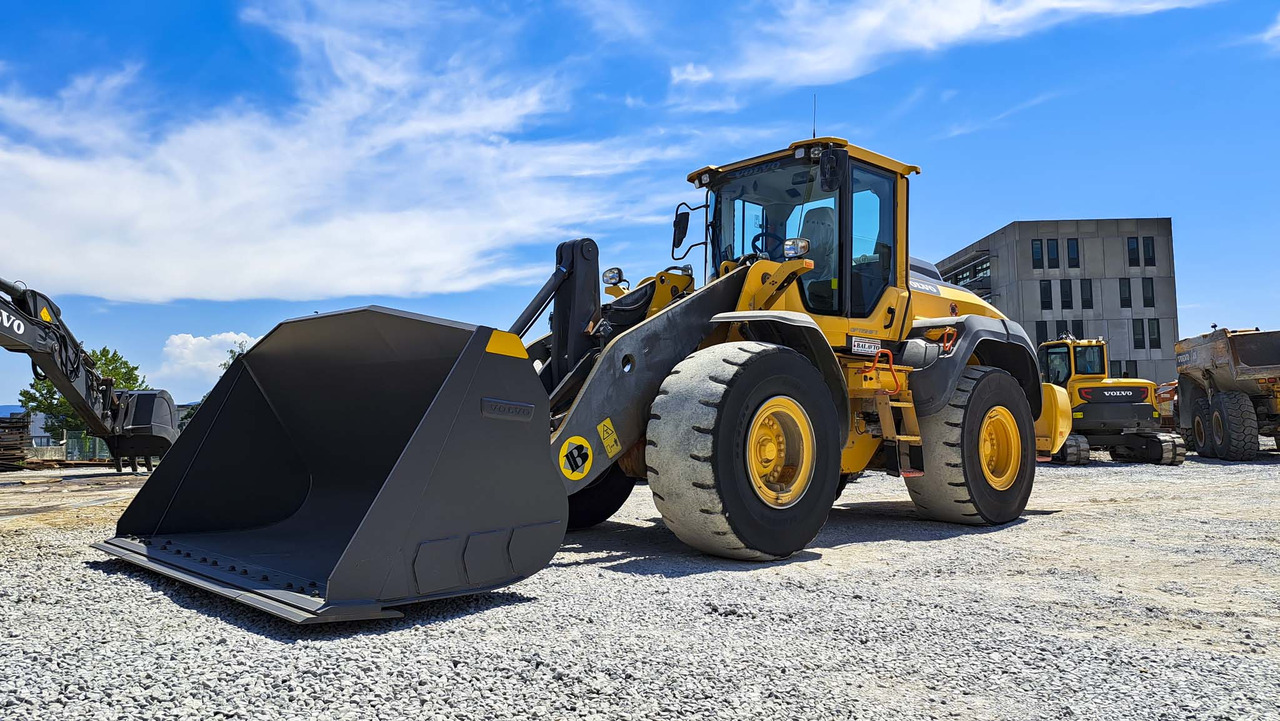 Volvo L120H - Kolesni nakladalec: slika 2 Volvo L120H - Kolesni nakladalec: slika 2