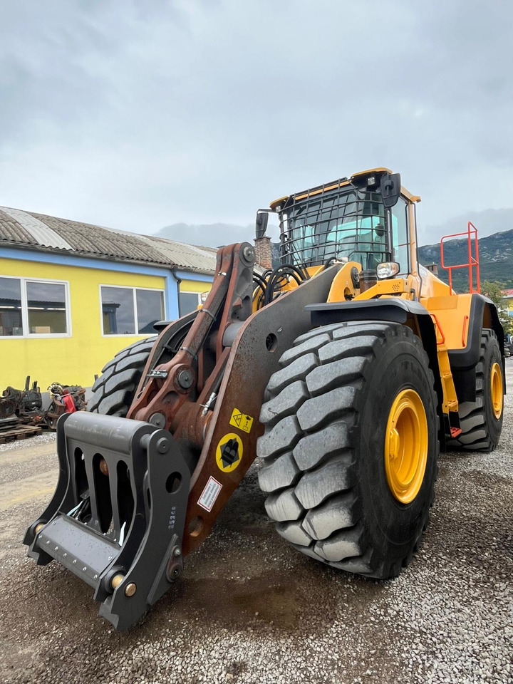 Volvo L220H - Kolesni nakladalec: slika 2 Volvo L220H - Kolesni nakladalec: slika 2