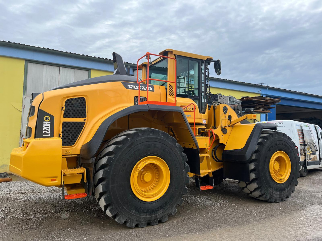 Volvo L220H - Kolesni nakladalec: slika 1 Volvo L220H - Kolesni nakladalec: slika 1