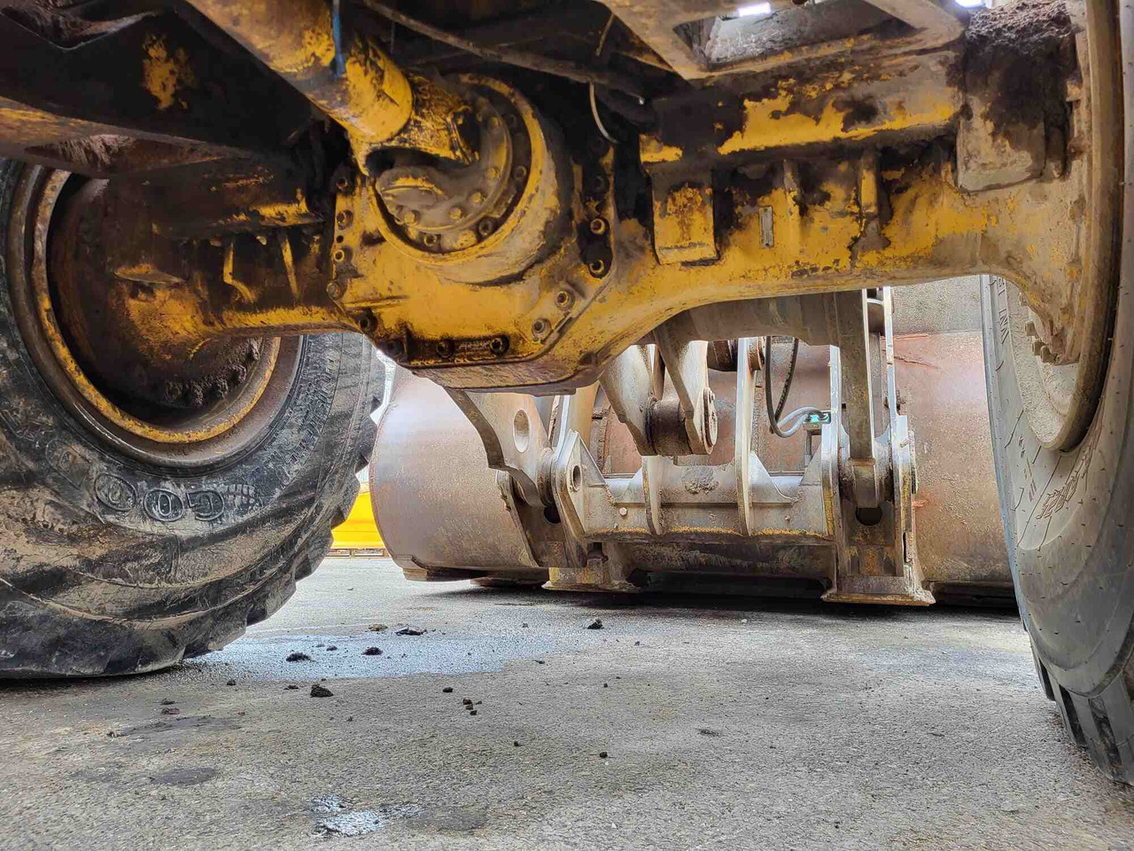 Volvo front axle - Sprednja os za Nakladalec: slika 2 Volvo front axle - Sprednja os za Nakladalec: slika 2