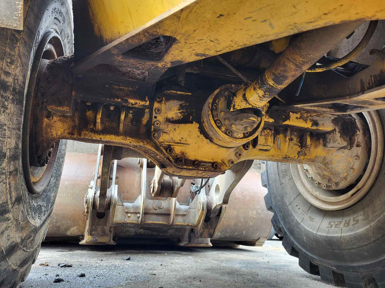 Volvo front axle - Sprednja os za Nakladalec: slika 1 Volvo front axle - Sprednja os za Nakladalec: slika 1