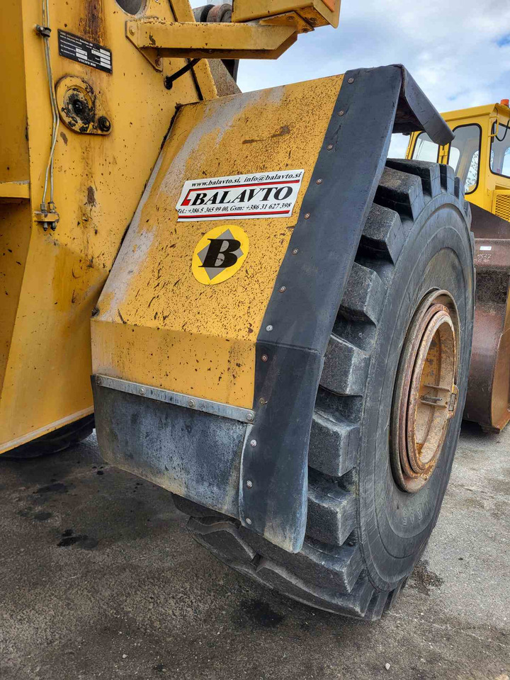 Volvo front fenders - Blatnik za Nakladalec: slika 1 Volvo front fenders - Blatnik za Nakladalec: slika 1