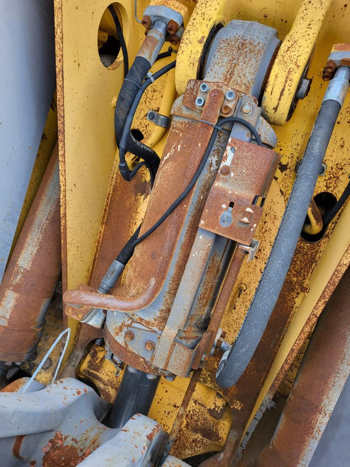 Volvo hydraulic cylinder - Hidravlični cilinder za Nakladalec: slika 1 Volvo hydraulic cylinder - Hidravlični cilinder za Nakladalec: slika 1