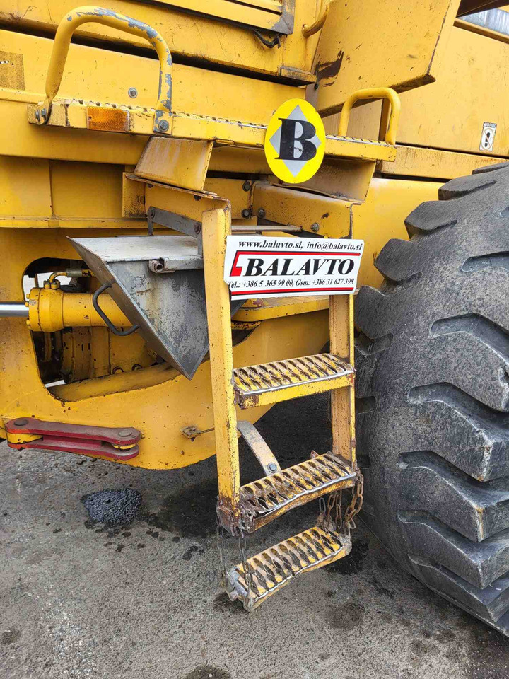 Volvo steps - Vstopni prag za Nakladalec: slika 1 Volvo steps - Vstopni prag za Nakladalec: slika 1
