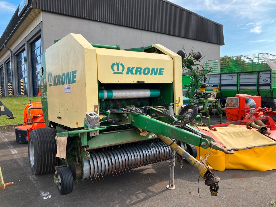 Krone Rundballenpresse VP 1500 MC Schneidwerk Netzbindung - Balirka za okrogle bale: slika 1 Krone Rundballenpresse VP 1500 MC Schneidwerk Netzbindung - Balirka za okrogle bale: slika 1