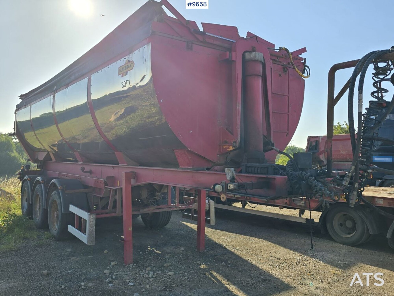 Asphalt trailer Parator STI 17-24 - Kiper polprikolica, Stroj za asfalterska dela: slika 2 Asphalt trailer Parator STI 17-24 - Kiper polprikolica, Stroj za asfalterska dela: slika 2