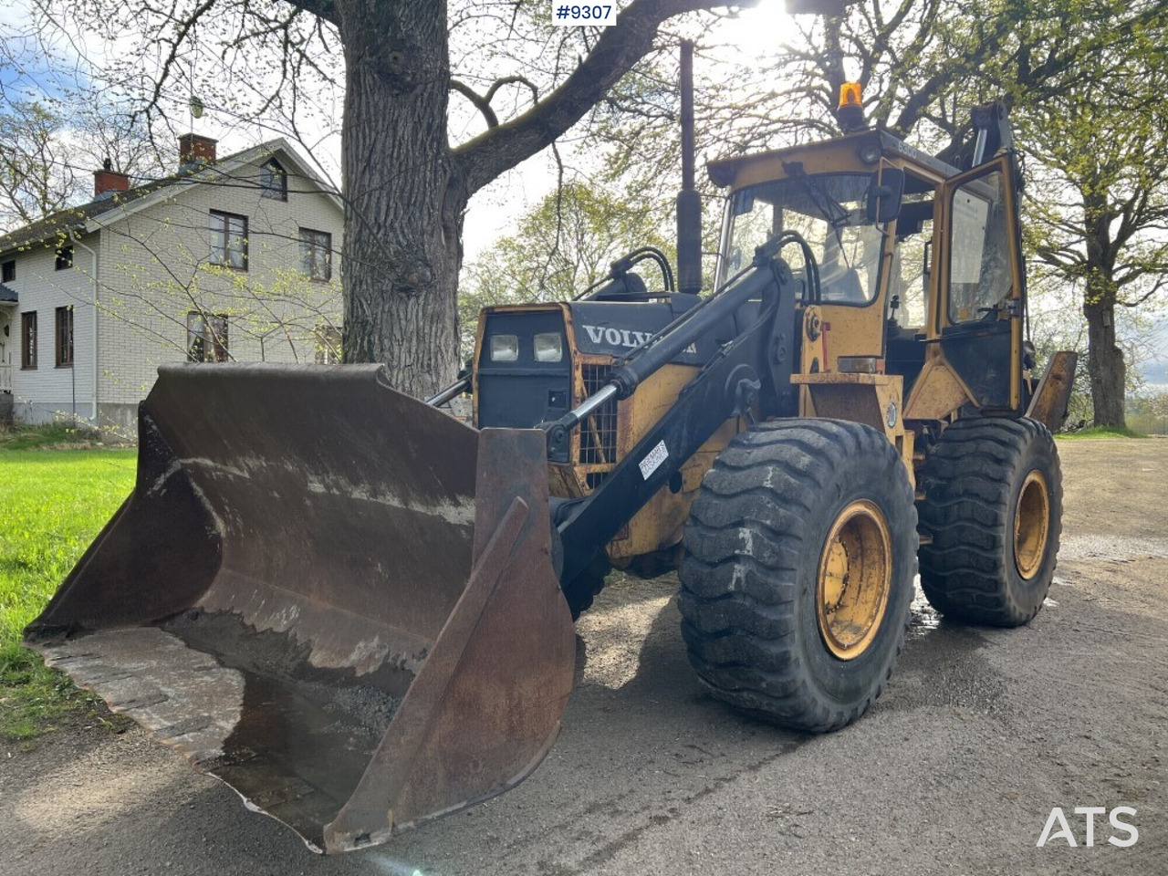 Backhoe loader VOLVO BM 6300 - Bager nakladalec: slika 1 Backhoe loader VOLVO BM 6300 - Bager nakladalec: slika 1