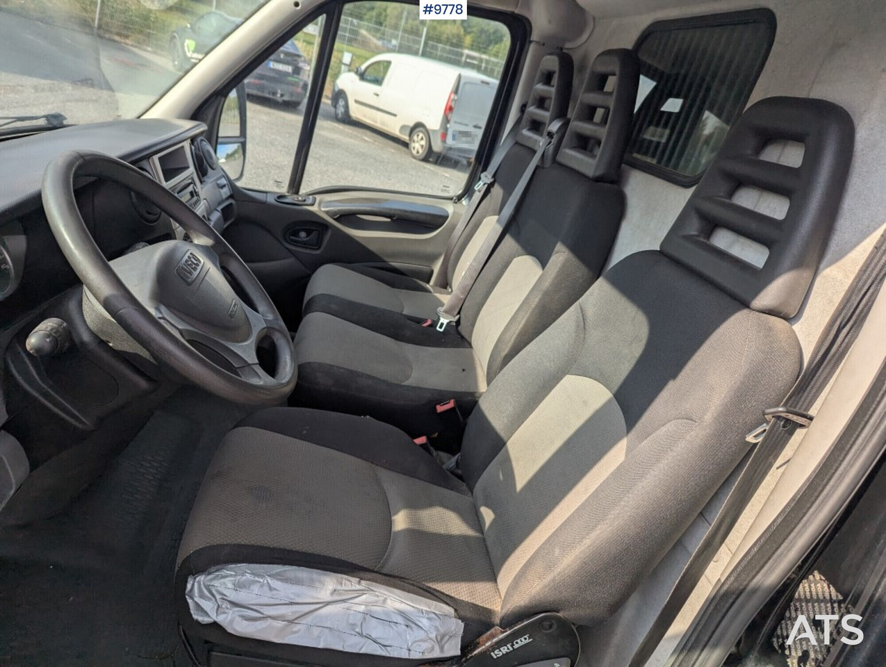 Box Truck Iveco Daily 29L12A V-300 - Furgon: slika 5 Box Truck Iveco Daily 29L12A V-300 - Furgon: slika 5