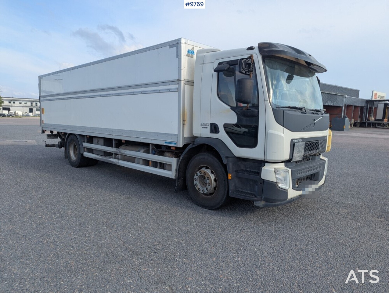 Box Truck Volvo FE 4X2 with tail lift, height adjustable box - Tovornjak zabojnik: slika 2 Box Truck Volvo FE 4X2 with tail lift, height adjustable box - Tovornjak zabojnik: slika 2