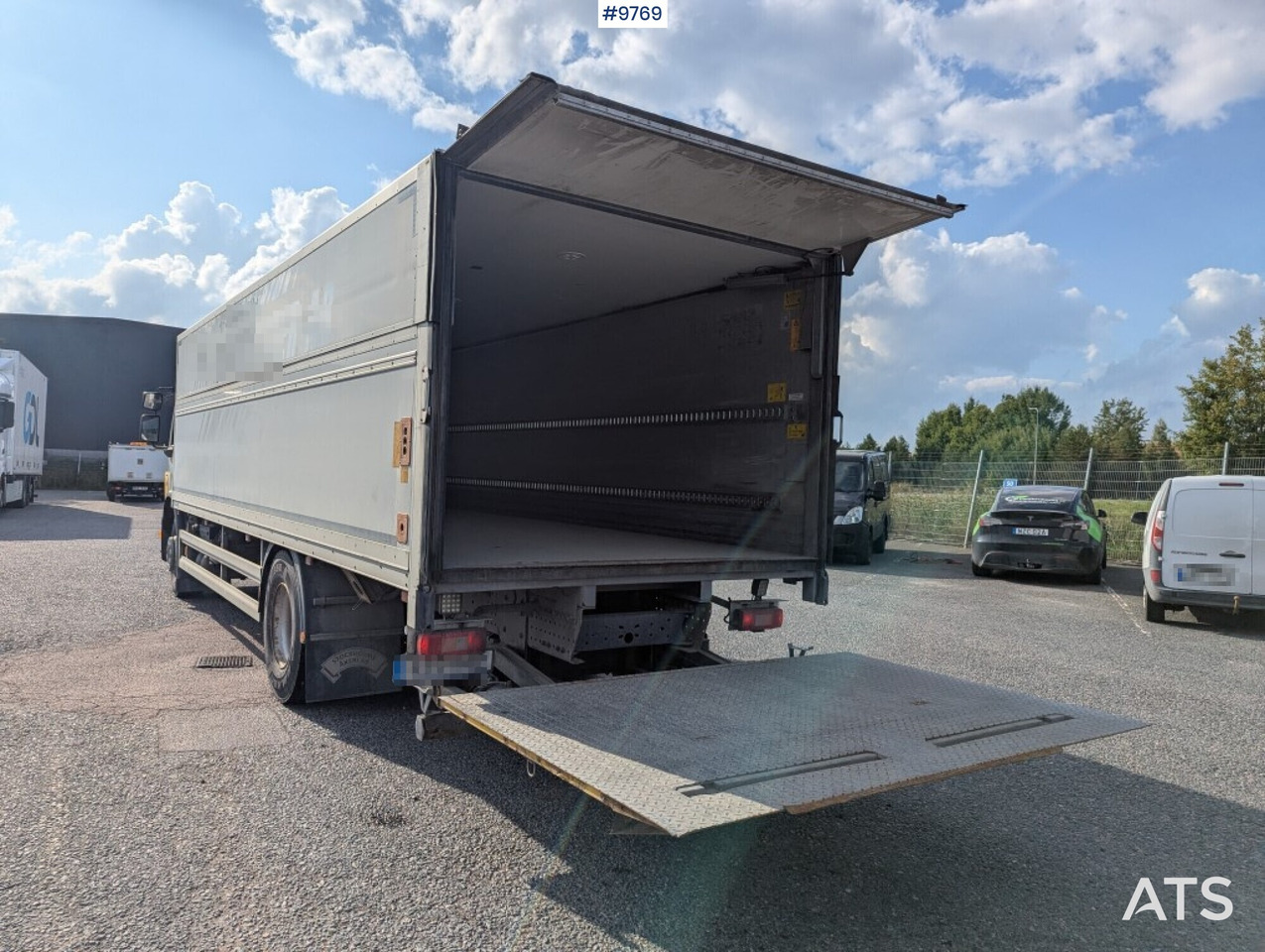 Box Truck Volvo FE 4X2 with tail lift, height adjustable box - Tovornjak zabojnik: slika 4 Box Truck Volvo FE 4X2 with tail lift, height adjustable box - Tovornjak zabojnik: slika 4