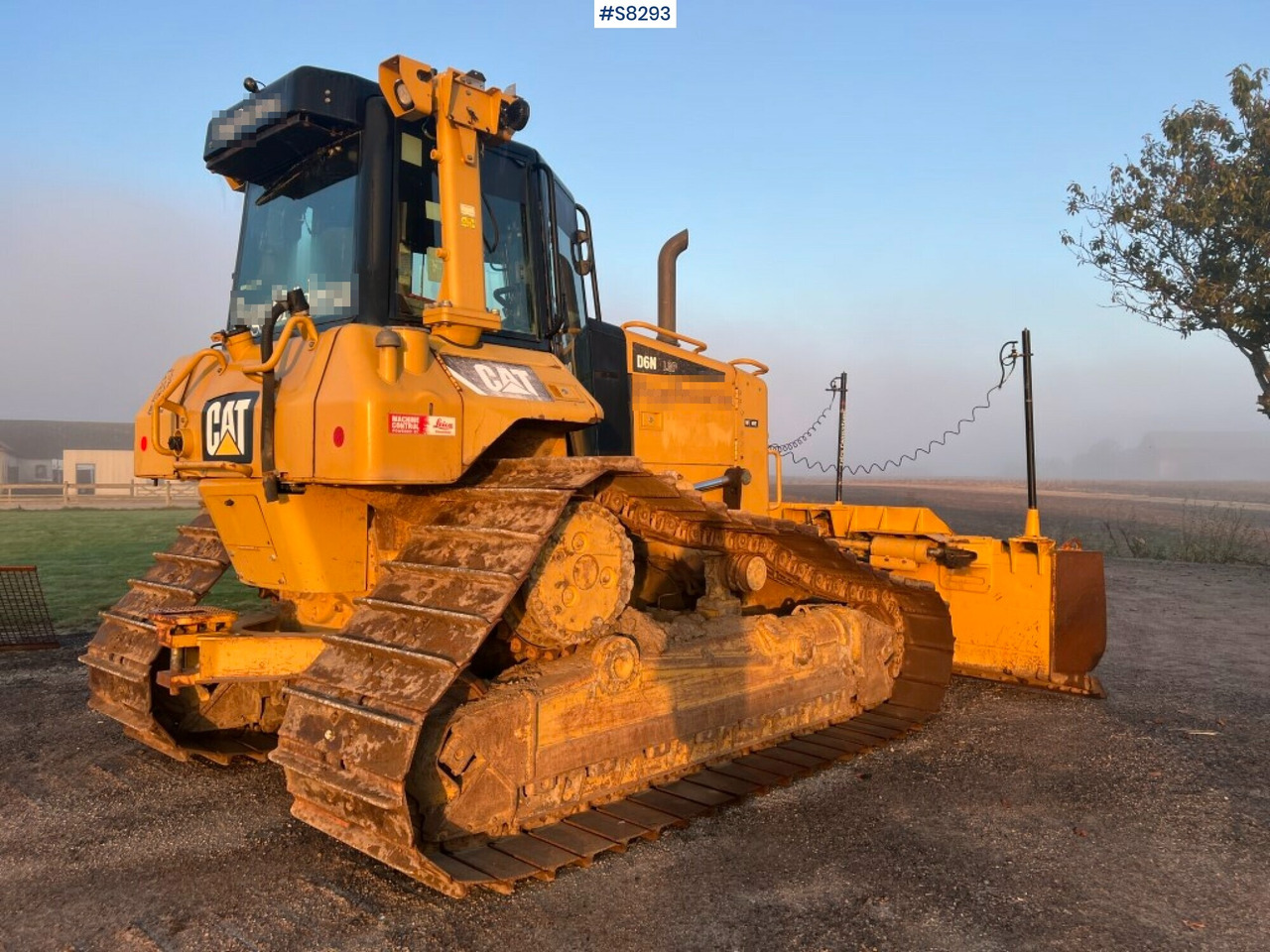 CAT CRAWLER DOZER D6N LGP with Icon gps80 Leica digging system (SEE VIDEO) - Buldožer: slika 2 CAT CRAWLER DOZER D6N LGP with Icon gps80 Leica digging system (SEE VIDEO) - Buldožer: slika 2