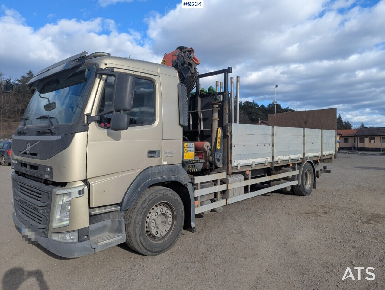 Crane Truck Volvo FM 330 4X2 with tail lift - Tovornjak s kesonom, Tovornjak z dvigalom: slika 1 Crane Truck Volvo FM 330 4X2 with tail lift - Tovornjak s kesonom, Tovornjak z dvigalom: slika 1