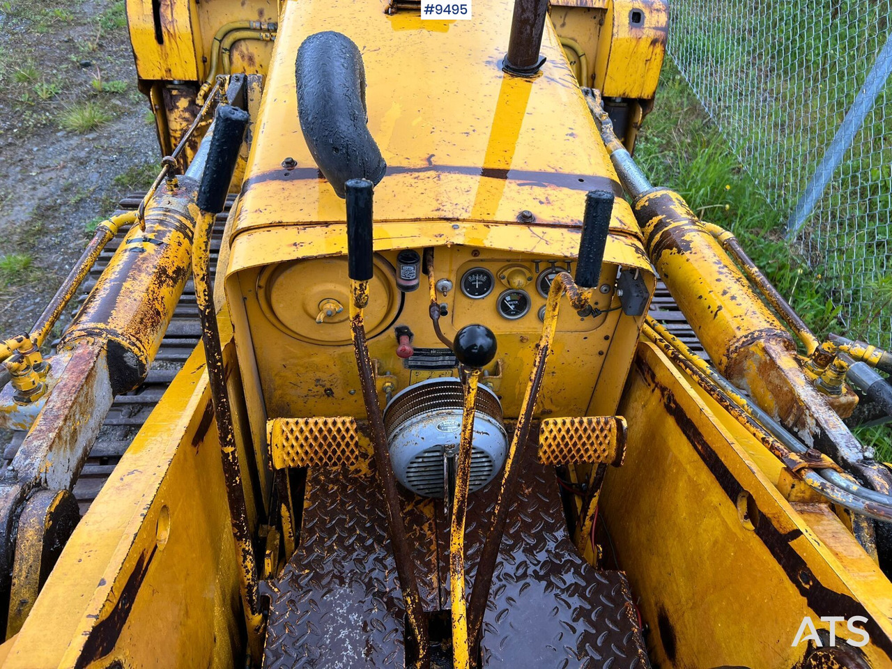 Crawler dozer INTERNATIONAL L125 - Buldožer: slika 5 Crawler dozer INTERNATIONAL L125 - Buldožer: slika 5