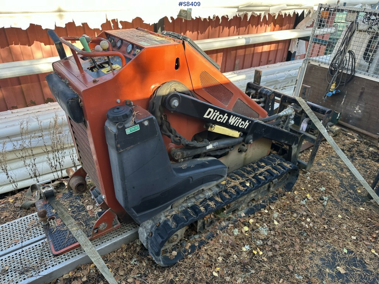 Ditch witch SK650 - Kompaktni nakladalnik na gosenicah: slika 1 Ditch witch SK650 - Kompaktni nakladalnik na gosenicah: slika 1