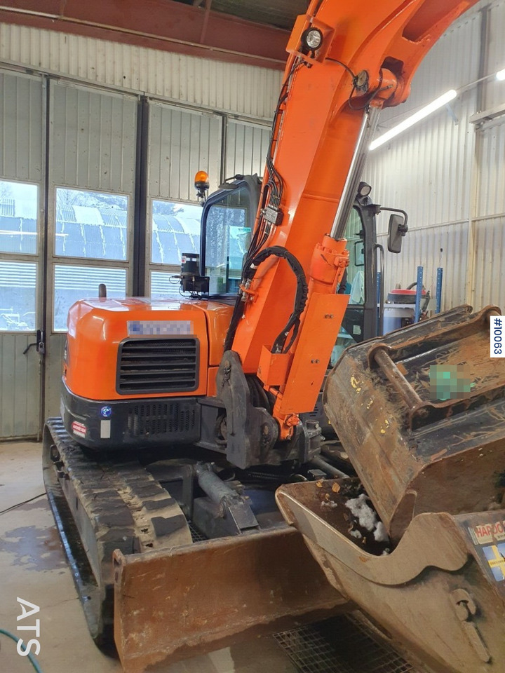 Doosan DX85R-3 Crawler Excavator with tiltrotator and attachments - Bager goseničar: slika 1 Doosan DX85R-3 Crawler Excavator with tiltrotator and attachments - Bager goseničar: slika 1
