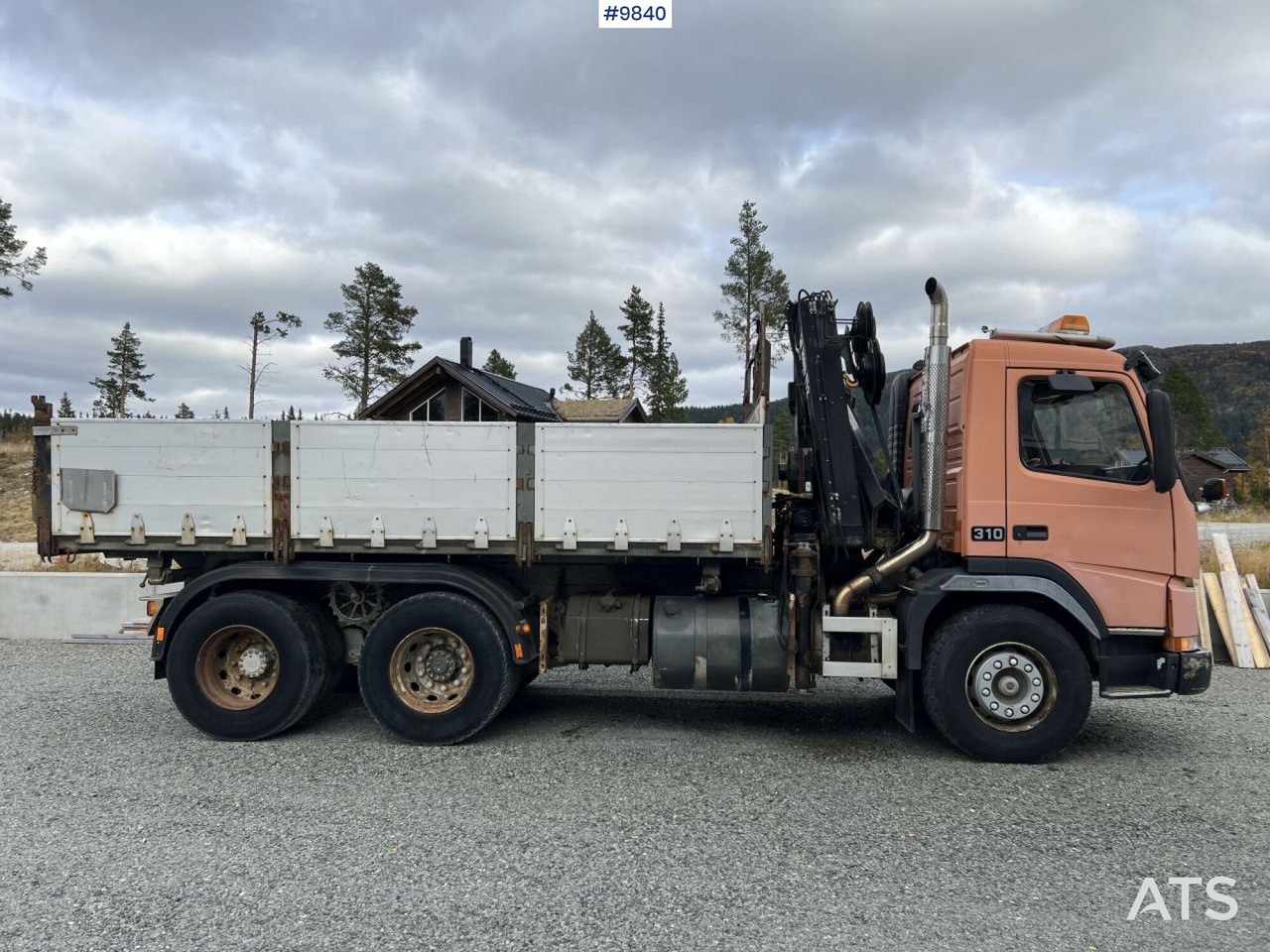 Volvo FM7 crane truck/tipper truck with Hiab 112 (video) - Drugi stroj: slika 4 Volvo FM7 crane truck/tipper truck with Hiab 112 (video) - Drugi stroj: slika 4