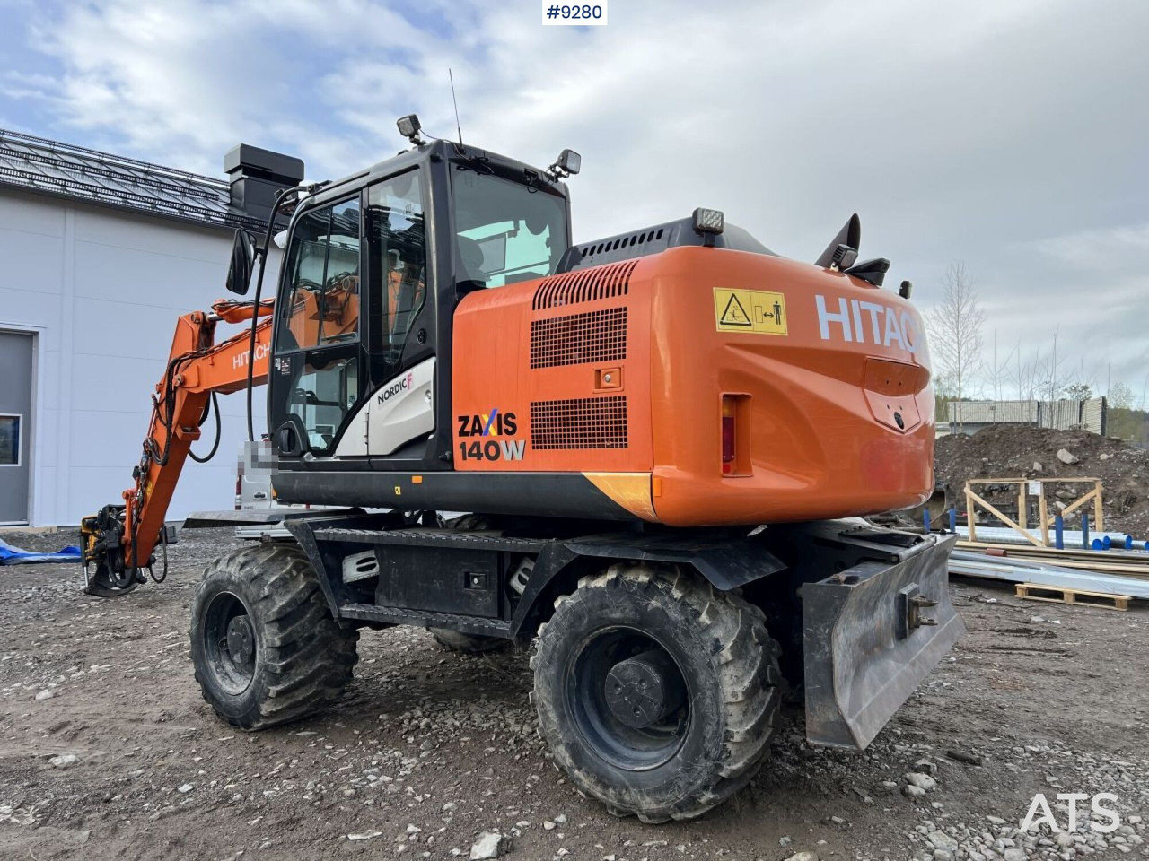 Hitachi ZX 140 W-5B wheeled excavator with gears (VIDEO) - Bager na kolesih: slika 3 Hitachi ZX 140 W-5B wheeled excavator with gears (VIDEO) - Bager na kolesih: slika 3