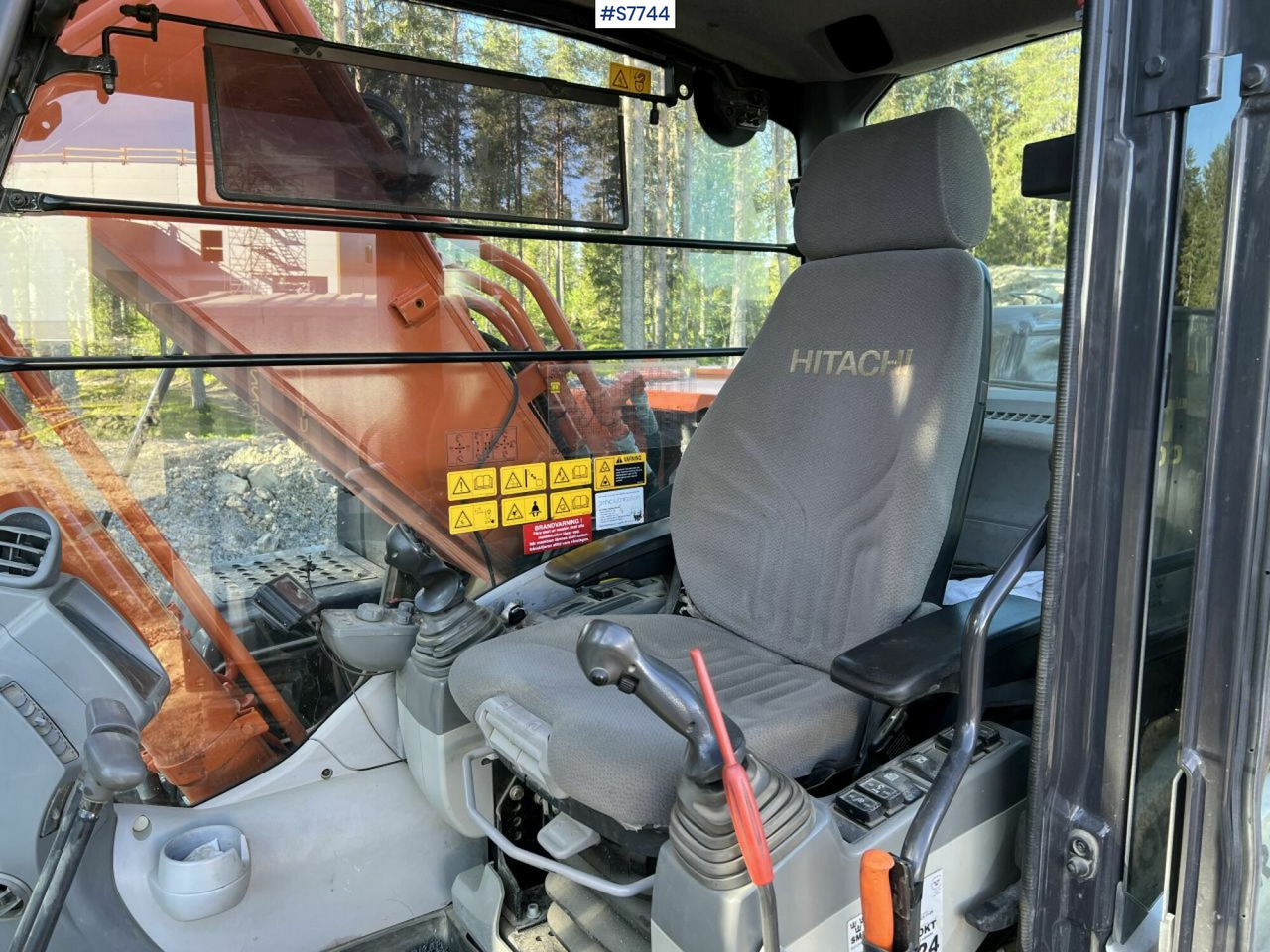 Hitachi ZX 210 LC-5B with rotortilt and gears SEE VIDEO - Bager goseničar: slika 4 Hitachi ZX 210 LC-5B with rotortilt and gears SEE VIDEO - Bager goseničar: slika 4