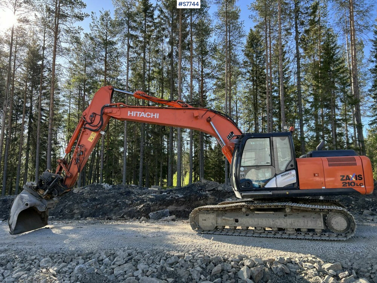 Hitachi ZX 210 LC-5B with rotortilt and gears SEE VIDEO - Bager goseničar: slika 1 Hitachi ZX 210 LC-5B with rotortilt and gears SEE VIDEO - Bager goseničar: slika 1