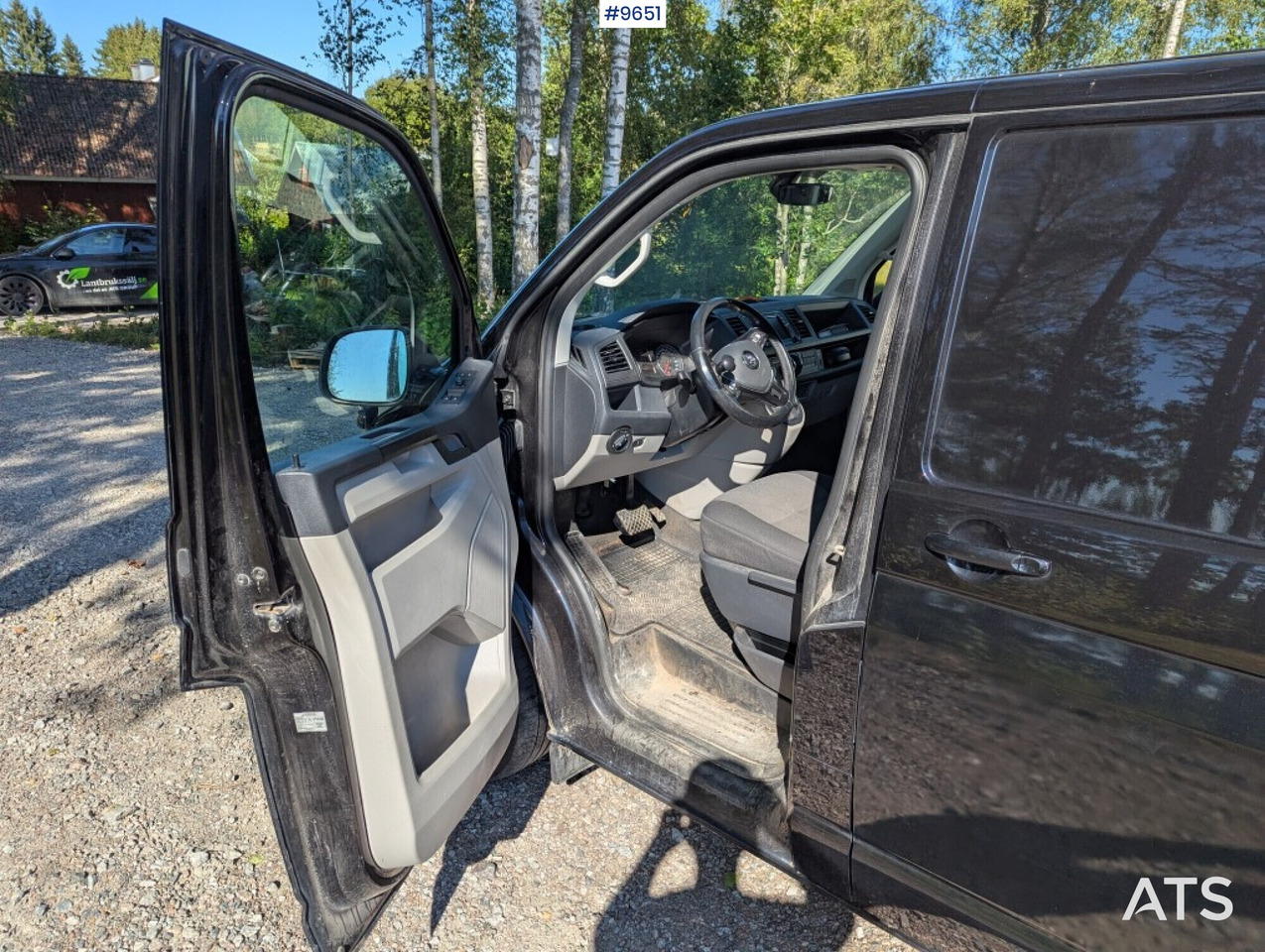 VW Transporter workshop fittings, double sliding doors - Komunalno/ Posebno vozilo: slika 3 VW Transporter workshop fittings, double sliding doors - Komunalno/ Posebno vozilo: slika 3