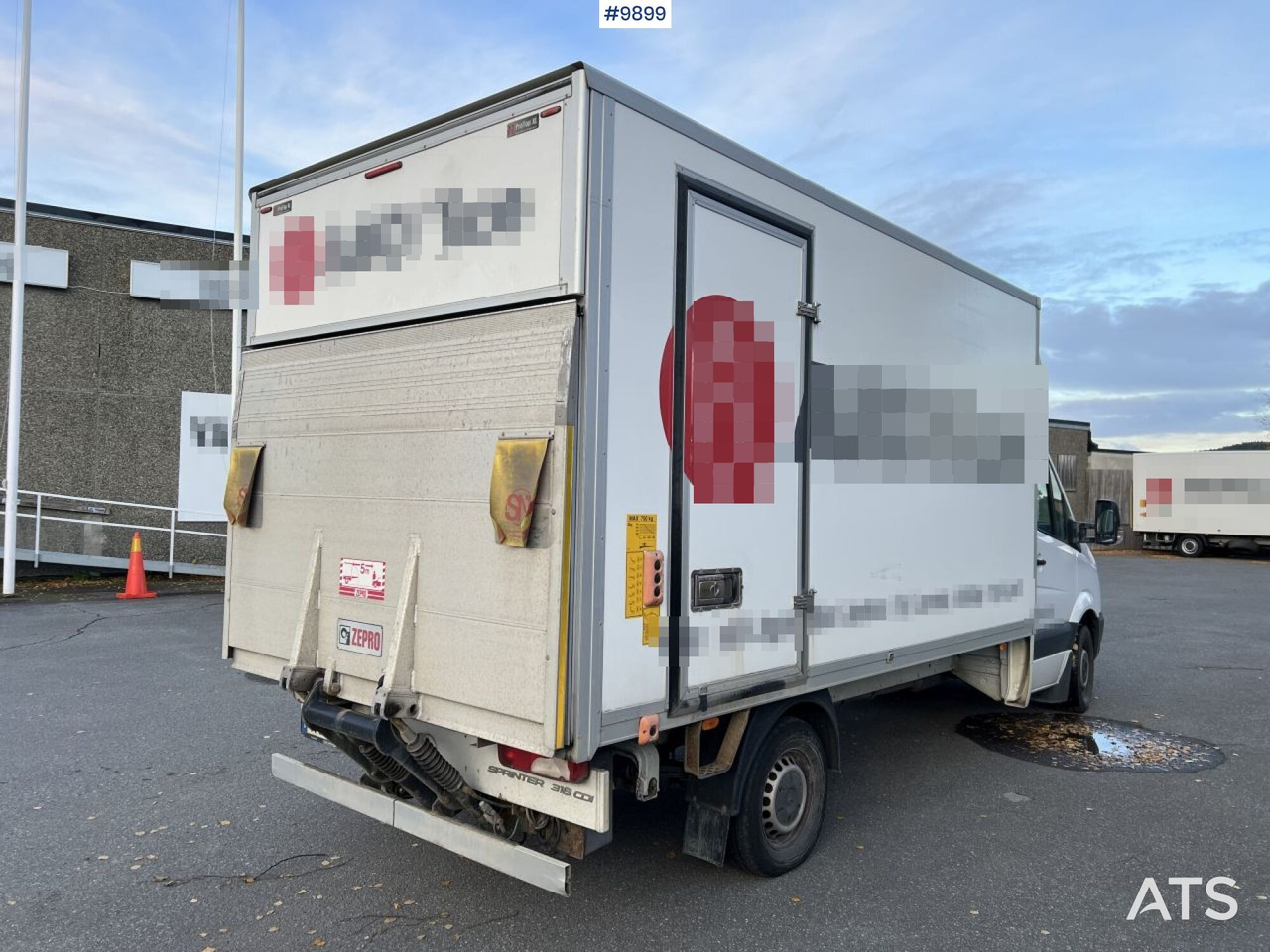 Mercedes Benz Sprinter Skåpbil med bakgavellyft - Dostavno vozilo z zabojnikom: slika 3 Mercedes Benz Sprinter Skåpbil med bakgavellyft - Dostavno vozilo z zabojnikom: slika 3