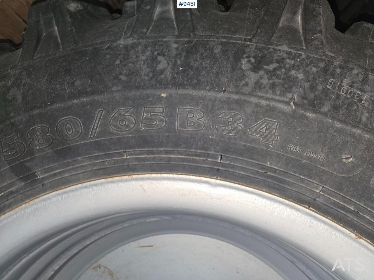 NOKIAN TIRE AND RIM FOR HUDDIG - Gradbena oprema: slika 5 NOKIAN TIRE AND RIM FOR HUDDIG - Gradbena oprema: slika 5