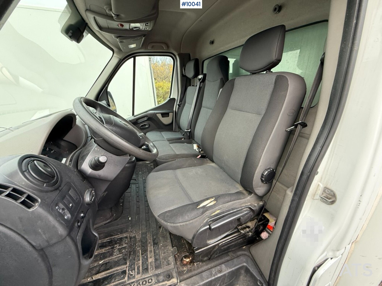 Nissan NV 400 with tail lift - Dostavno vozilo z zabojnikom: slika 5 Nissan NV 400 with tail lift - Dostavno vozilo z zabojnikom: slika 5