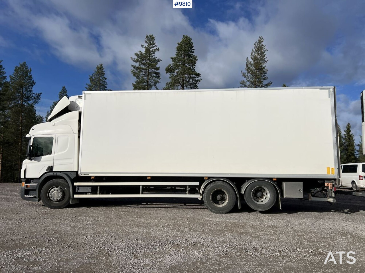 Tovornjak zabojnik Scania P400 Box truck with tail lift: slika 6