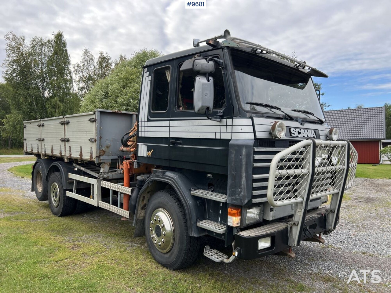 Scania R93 HL 6X2 with Hiab crane and plow mount - Tovornjak s kesonom, Tovornjak z dvigalom: slika 2 Scania R93 HL 6X2 with Hiab crane and plow mount - Tovornjak s kesonom, Tovornjak z dvigalom: slika 2