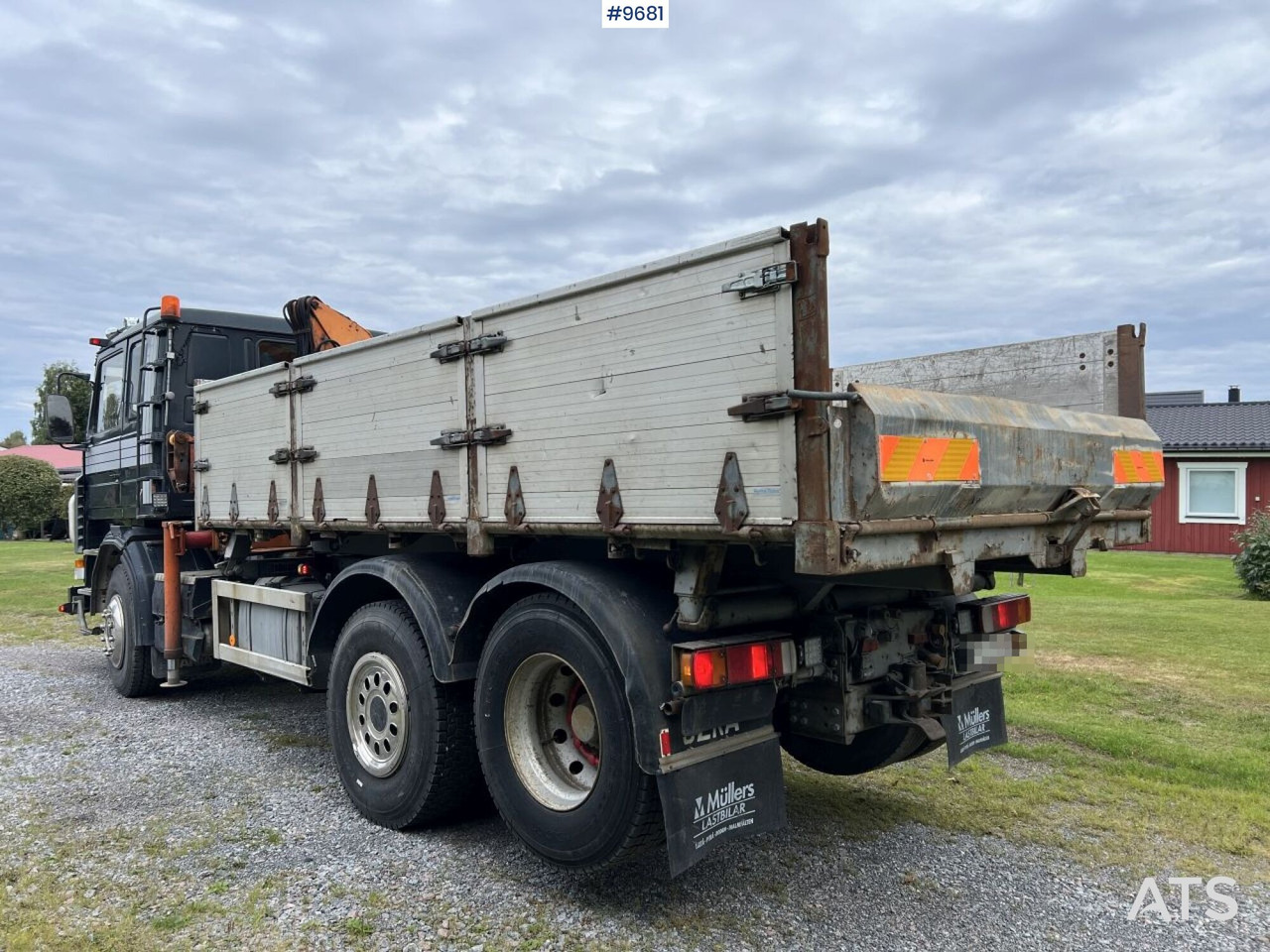 Scania R93 HL 6X2 with Hiab crane and plow mount - Tovornjak s kesonom, Tovornjak z dvigalom: slika 5 Scania R93 HL 6X2 with Hiab crane and plow mount - Tovornjak s kesonom, Tovornjak z dvigalom: slika 5
