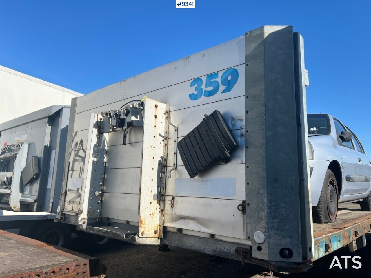 Trailer with open flatbed - SCHMITZ S01 SCS24/L13,62 - Polprikolica s kesonom: slika 1 Trailer with open flatbed - SCHMITZ S01 SCS24/L13,62 - Polprikolica s kesonom: slika 1