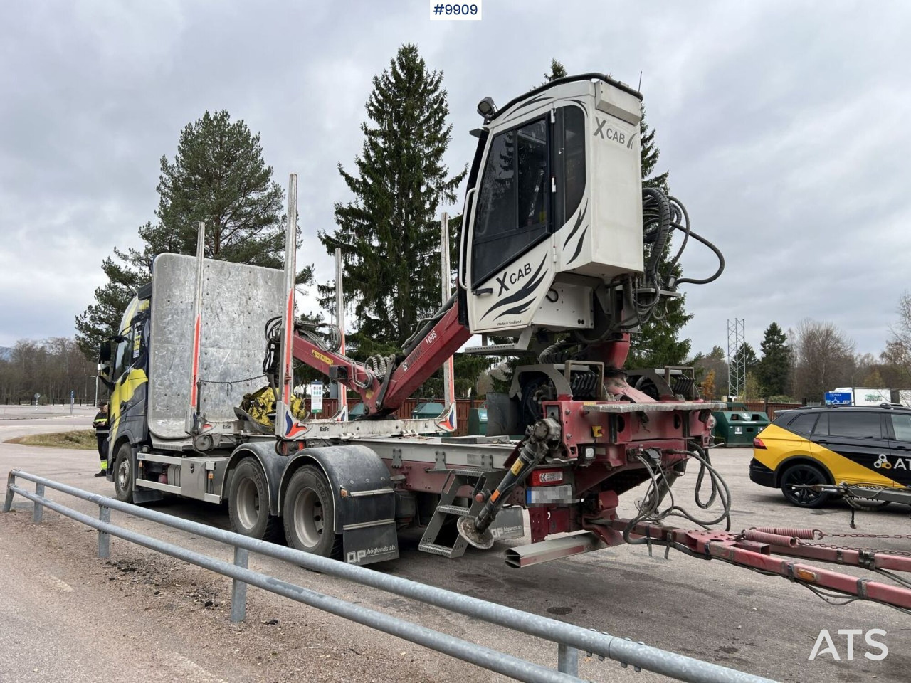 Volvo FH 64R Timber truck with crane and trailer - Tovornjak za prevoz lesa, Tovornjak z dvigalom: slika 4 Volvo FH 64R Timber truck with crane and trailer - Tovornjak za prevoz lesa, Tovornjak z dvigalom: slika 4