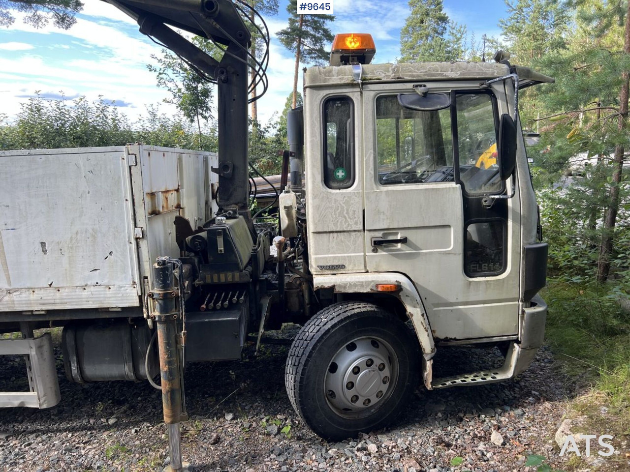 Volvo FL 614 4X2 Crane truck Repair object (VIDEO) - Tovornjak s kesonom, Tovornjak z dvigalom: slika 4 Volvo FL 614 4X2 Crane truck Repair object (VIDEO) - Tovornjak s kesonom, Tovornjak z dvigalom: slika 4