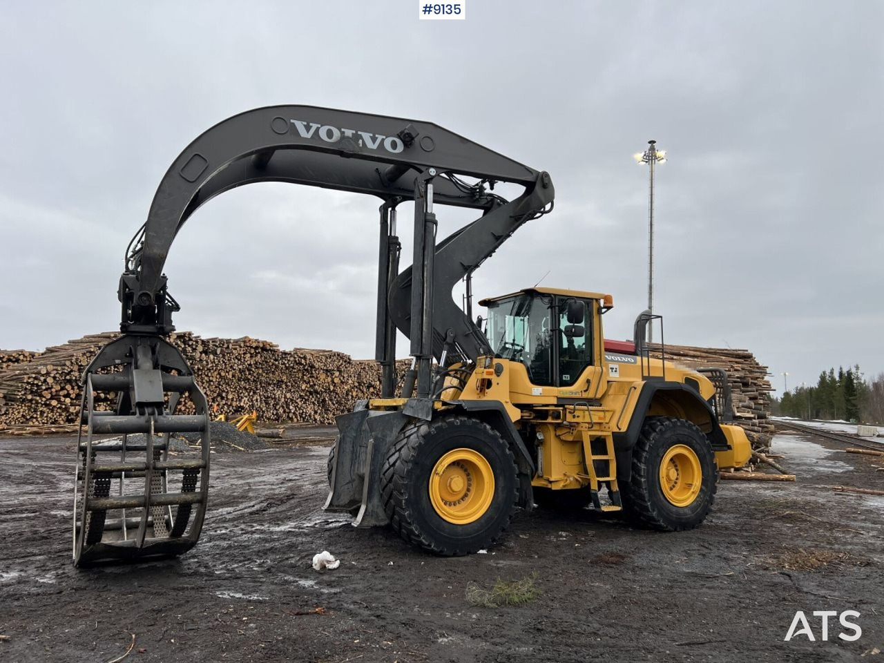 Volvo L 180 G High lifter / Log handler (VIDEO) - Kolesni nakladalec: slika 1 Volvo L 180 G High lifter / Log handler (VIDEO) - Kolesni nakladalec: slika 1