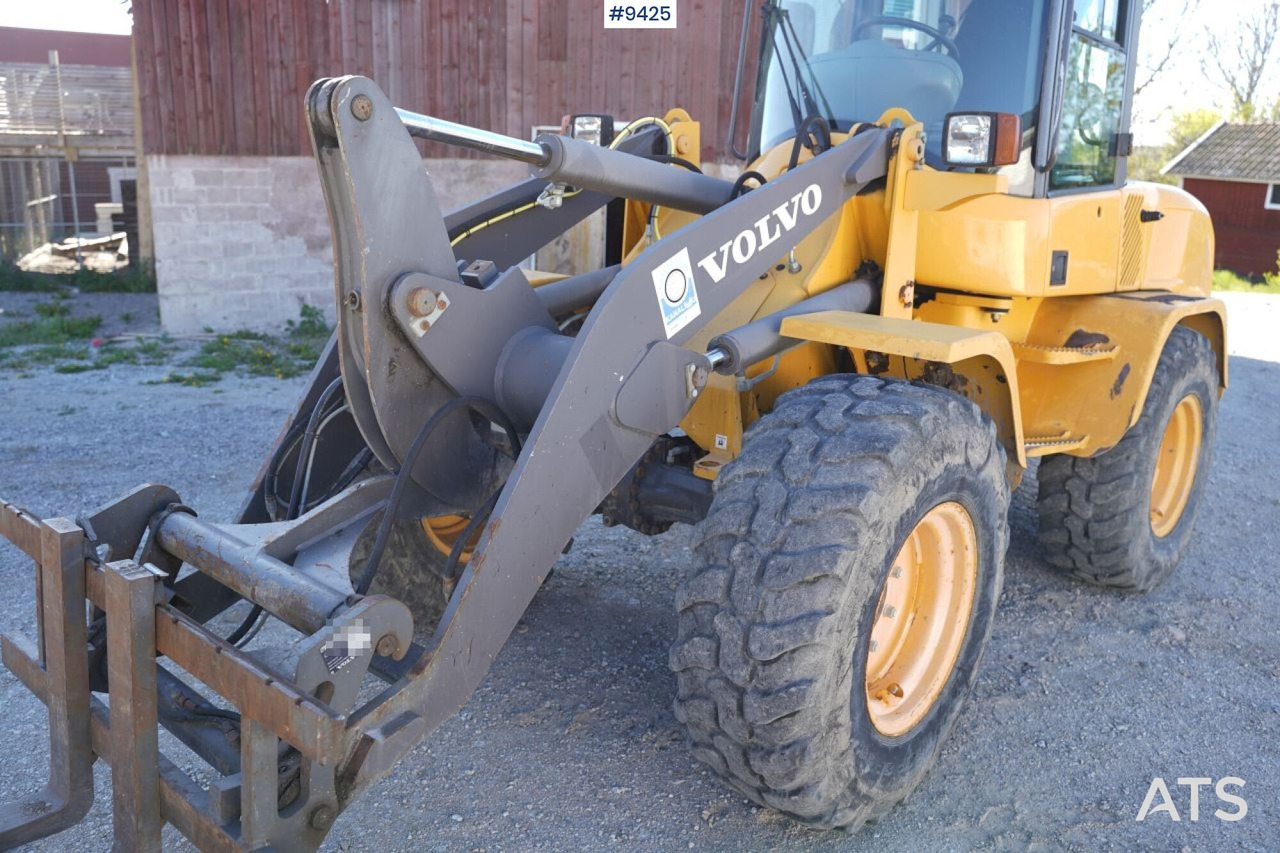 Volvo L35 G with implements (VIDEO) - Kolesni nakladalec: slika 4 Volvo L35 G with implements (VIDEO) - Kolesni nakladalec: slika 4