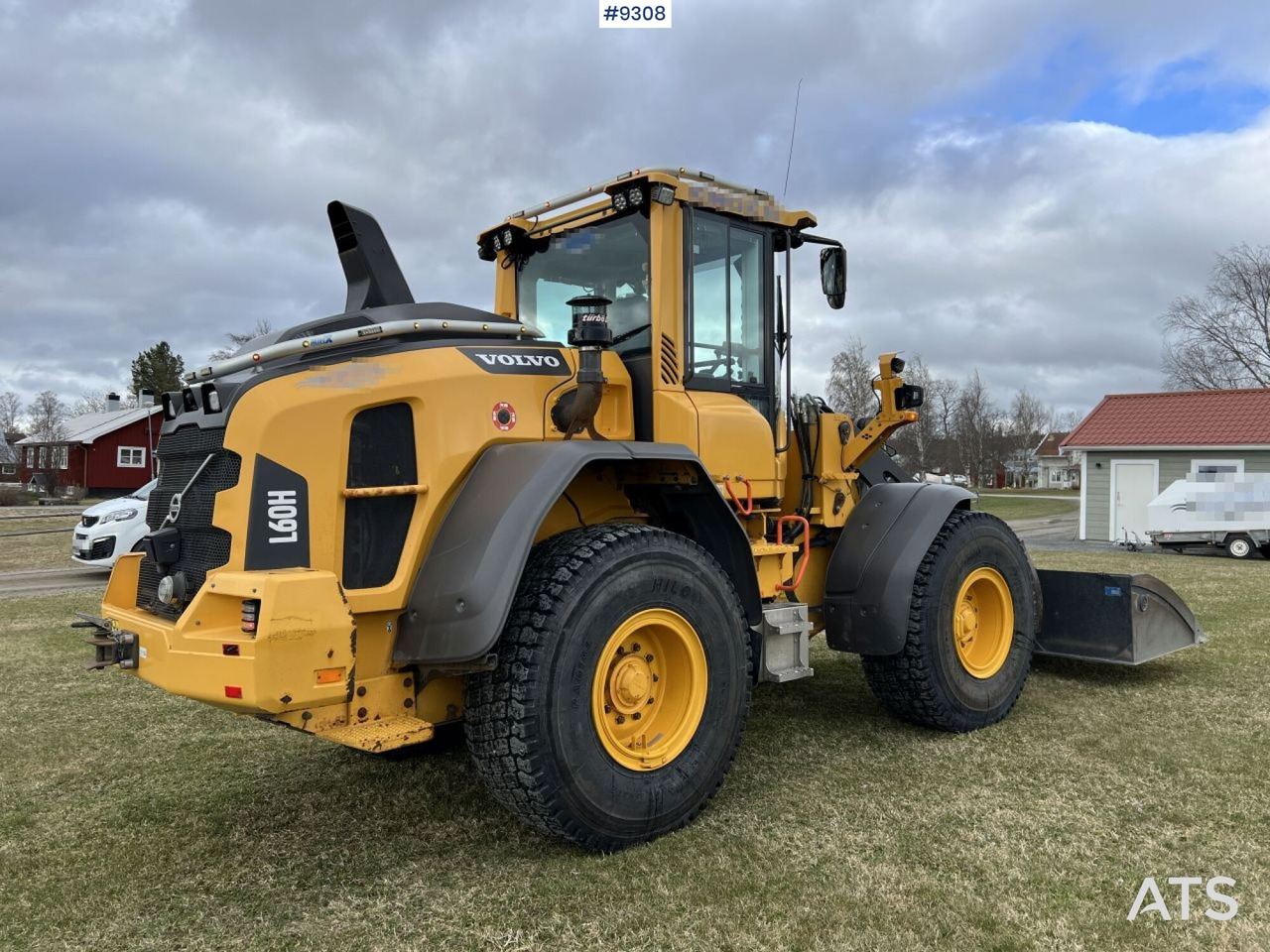 Volvo L60 H Wheel loader with grading bucket (VIDEO) - Kolesni nakladalec: slika 4 Volvo L60 H Wheel loader with grading bucket (VIDEO) - Kolesni nakladalec: slika 4