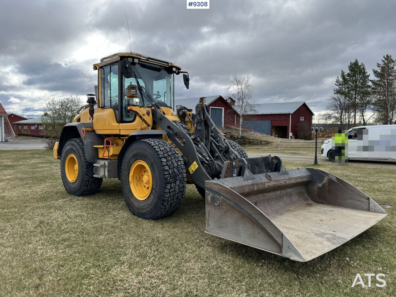 Volvo L60 H Wheel loader with grading bucket (VIDEO) - Kolesni nakladalec: slika 2 Volvo L60 H Wheel loader with grading bucket (VIDEO) - Kolesni nakladalec: slika 2