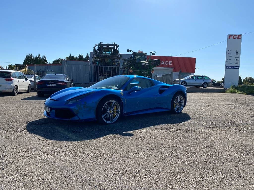 Ferrari 488 SPIDER -Carte Grise Française endommagé - Kabriolet: slika 2 Ferrari 488 SPIDER -Carte Grise Française endommagé - Kabriolet: slika 2