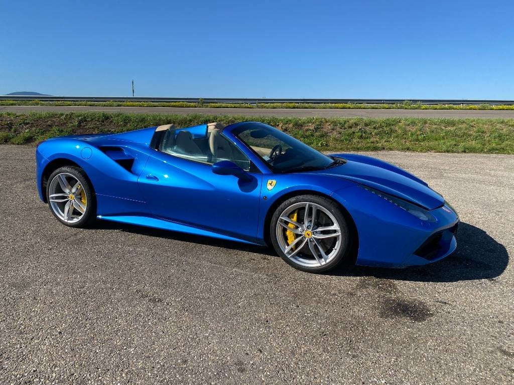Ferrari 488 SPIDER -Carte Grise Française endommagé - Avtomobil: slika 5 Ferrari 488 SPIDER -Carte Grise Française endommagé - Avtomobil: slika 5