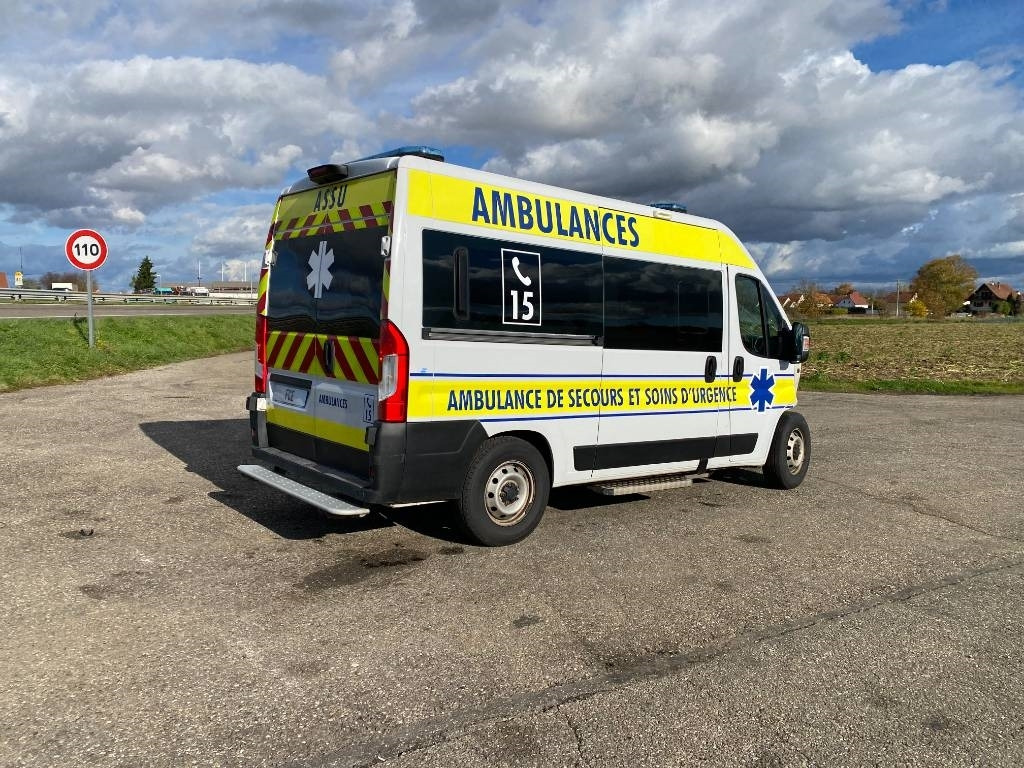 Fiat LES DAUPHINS/DUCATO TORINO 2.3M-Jet 160 endommagée - Reševalno vozilo: slika 4 Fiat LES DAUPHINS/DUCATO TORINO 2.3M-Jet 160 endommagée - Reševalno vozilo: slika 4