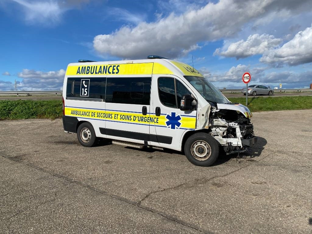 Fiat LES DAUPHINS/DUCATO TORINO 2.3M-Jet 160 endommagée - Reševalno vozilo: slika 3 Fiat LES DAUPHINS/DUCATO TORINO 2.3M-Jet 160 endommagée - Reševalno vozilo: slika 3