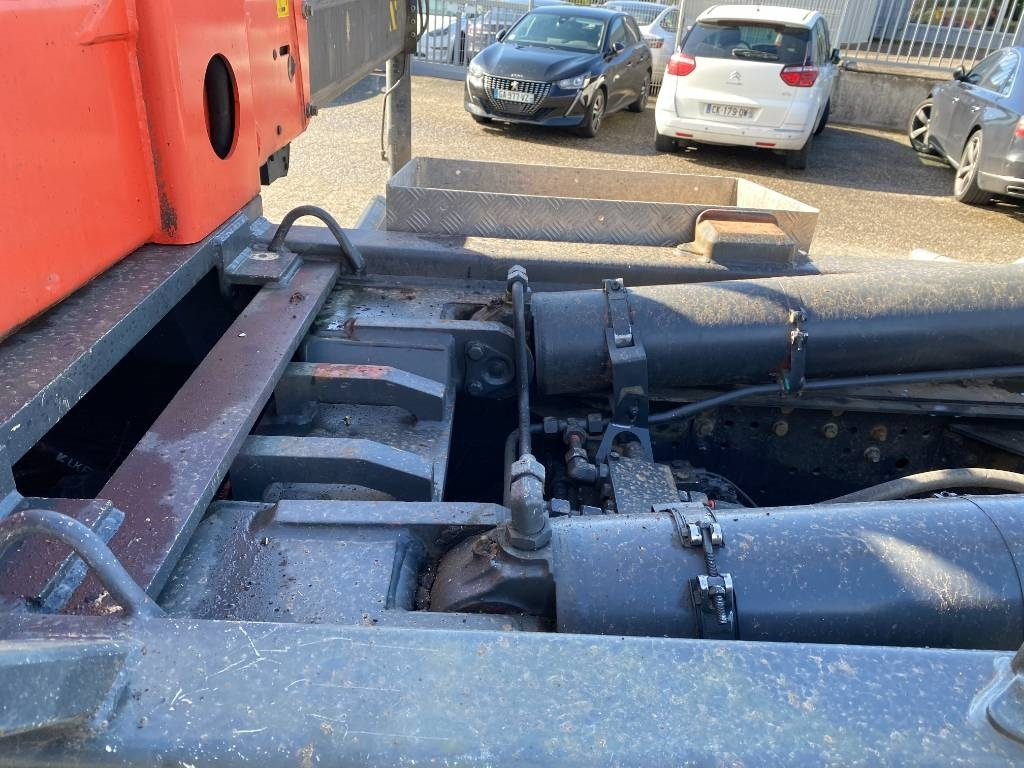 Kotalni prekucni tovornjak Iveco TRAKKER 410/EEV -PALFINGER PK13001-T18 endommagé: slika 33