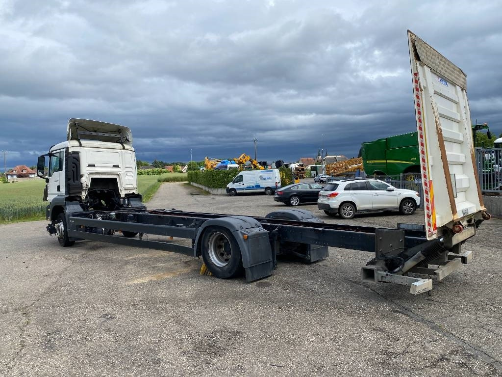 Tovornjak-šasija MAN TGS 18.320 *VENDU SANS MOTEUR NI BOITE DE VITESSE*: slika 6