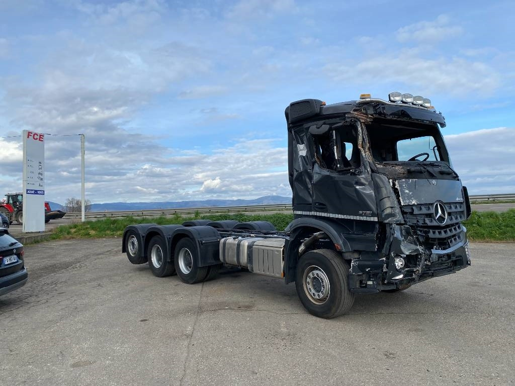 Mercedes-Benz AROCS 3751 8x4 / 1er Main endommagé - Tovornjak-šasija: slika 3 Mercedes-Benz AROCS 3751 8x4 / 1er Main endommagé - Tovornjak-šasija: slika 3