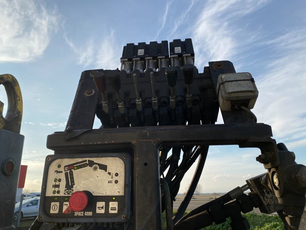 Kotalni prekucni tovornjak Scania P360/HYVALIFT/HIAB 144B a réparer: slika 35 Kotalni prekucni tovornjak Scania P360/HYVALIFT/HIAB 144B a réparer: slika 35