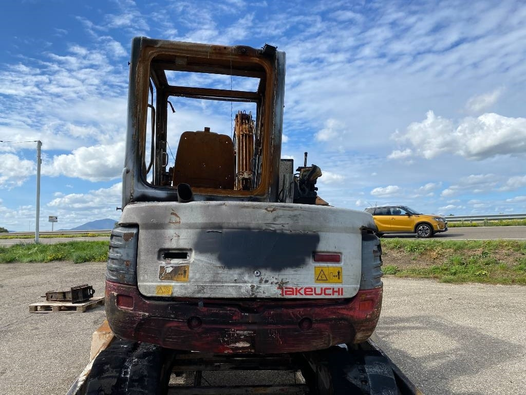 Takeuchi TB 250 + Brise roche et Godets endommagée - Mini bager: slika 2 Takeuchi TB 250 + Brise roche et Godets endommagée - Mini bager: slika 2