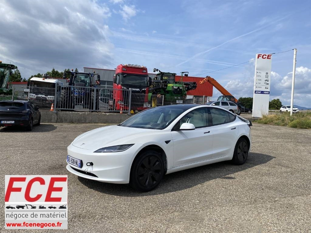 Tesla MODEL 3 5YJ3 Carte Grise Française endommagée - Avtomobil: slika 1 Tesla MODEL 3 5YJ3 Carte Grise Française endommagée - Avtomobil: slika 1